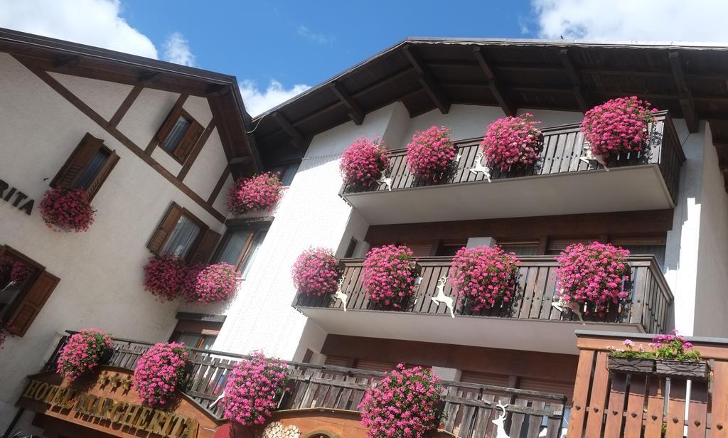 Hotel Margherita San Martino Di Castrozza Exterior photo